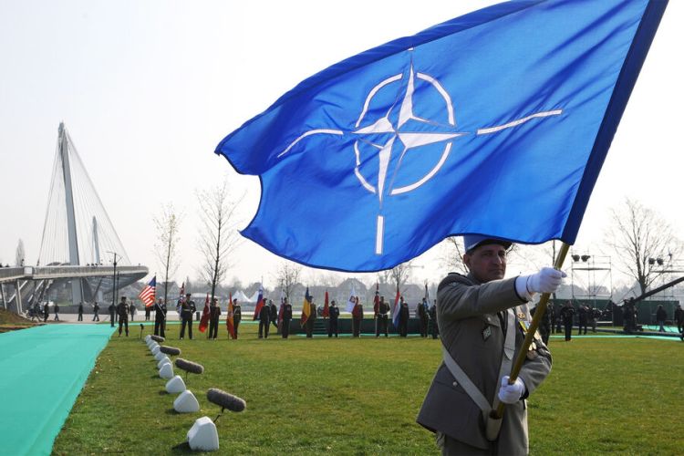ABŞ-də NATO və BMT aktuallığını itirib - "Bloomberg"