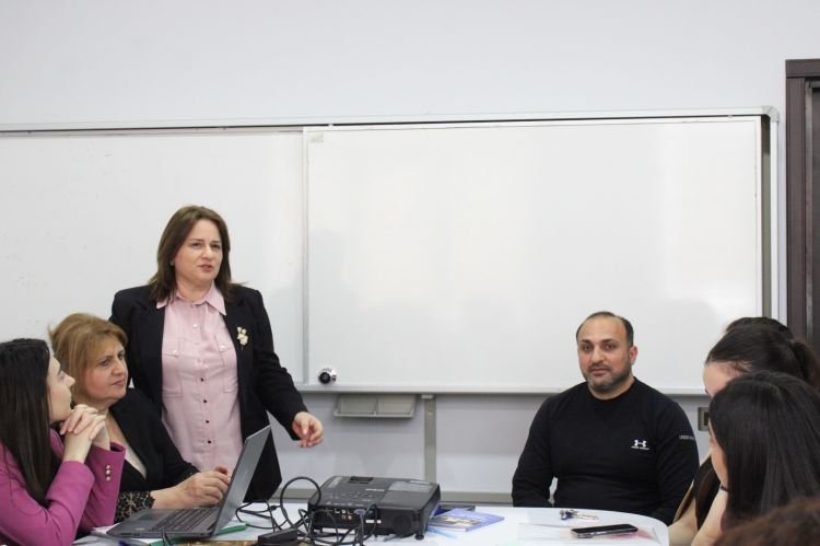 “Təhlükəsiz informasiya məkanı” – Media savadlılığını gücləndirmək məqsədilə təlim keçirilib