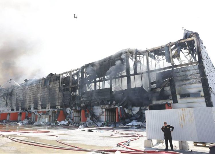 Lökbatanda yanan "Kontakt Home"un anbarı olub