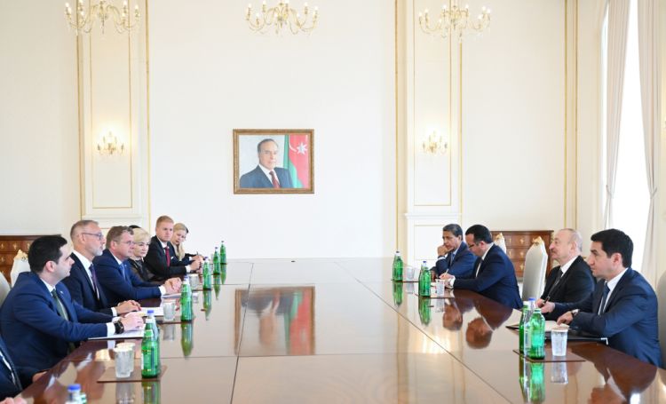 İlham Əliyev Slovakiya Milli Şurasının sədrini qəbul edib - FOTO