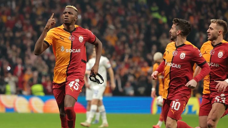 "Qalatasaray"ın futbolçusu Torreyraya hücum edən şəxs həbs edildi