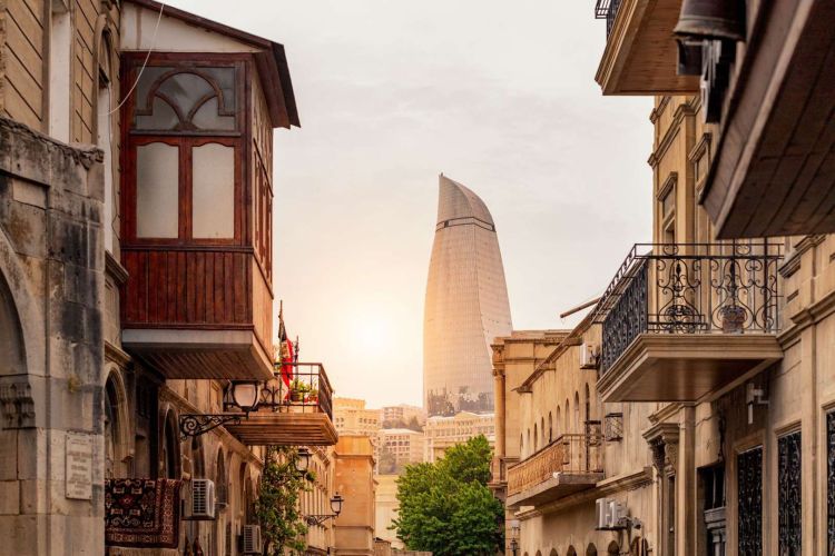 Bakı günəşli, rayonlar isə yağışlı olacaq - HAVA DURUMU