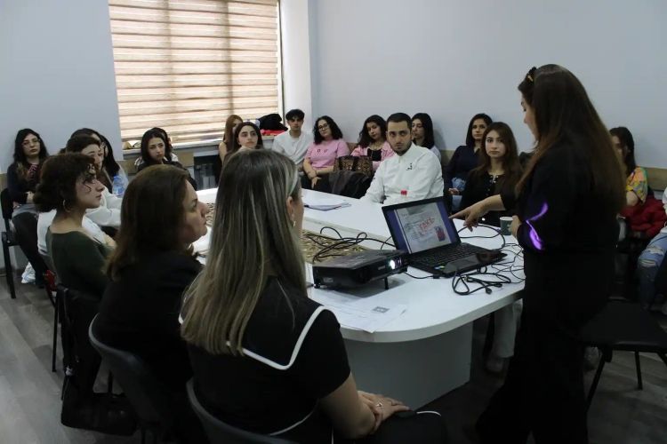 “Tənqidi düşüncə bacarıqlarının inkişafı və tətbiqi” layihəsi çərçivəsində maarifləndirici təlim