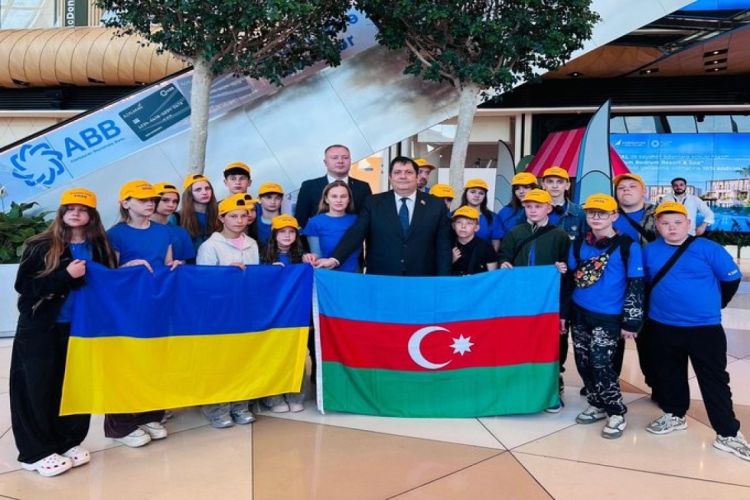 Daha 18 ukraynalı uşaq reabilitasiya üçün Bakıya gətirilib