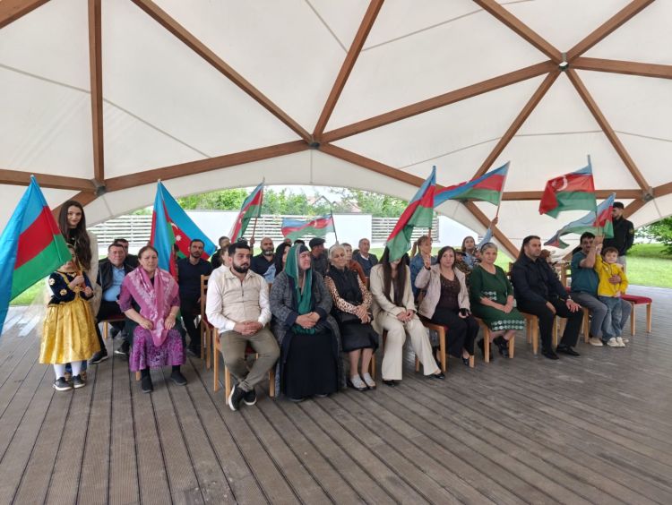 10 övladlı ailənin Xocalıya qayıdışı: Həsrət bitdi, doğma ocaqda yeni həyat başlayır - FOTO