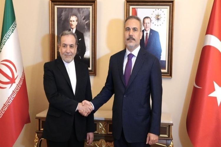 Hakan Fidan Abbas Əraqçi ilə ABŞ-İran danışıqlarındakı vəziyyəti müzakirə edib
