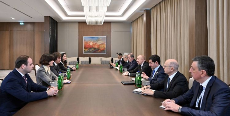 İlham Əliyevin Gürcüstanın Baş naziri ilə görüşüb - FOTO