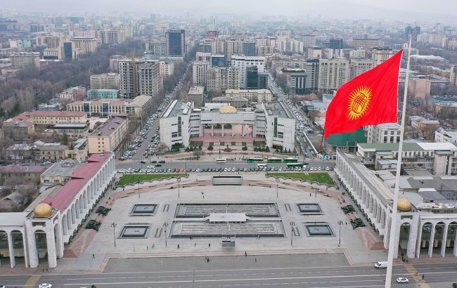 Qırğızıstan yeni sanksiyalar riski səbəbindən şirkətlərini bağlamağa başlayıb