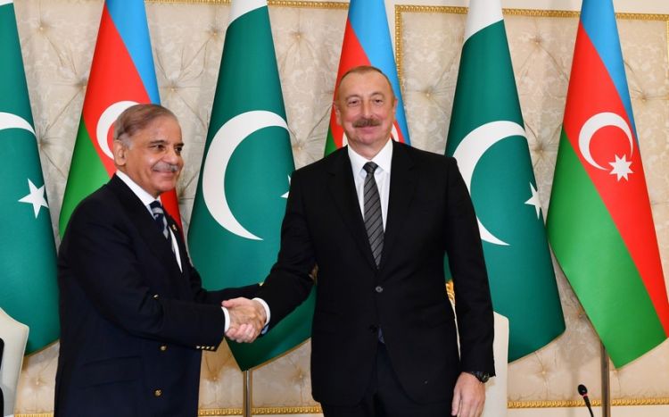Şahbaz Şərif İlham Əliyevə təbrik məktubu göndərdi