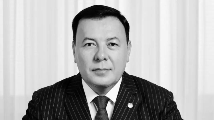Qazaxıstanda deputat plastik əməliyyatdan sonra ölüb