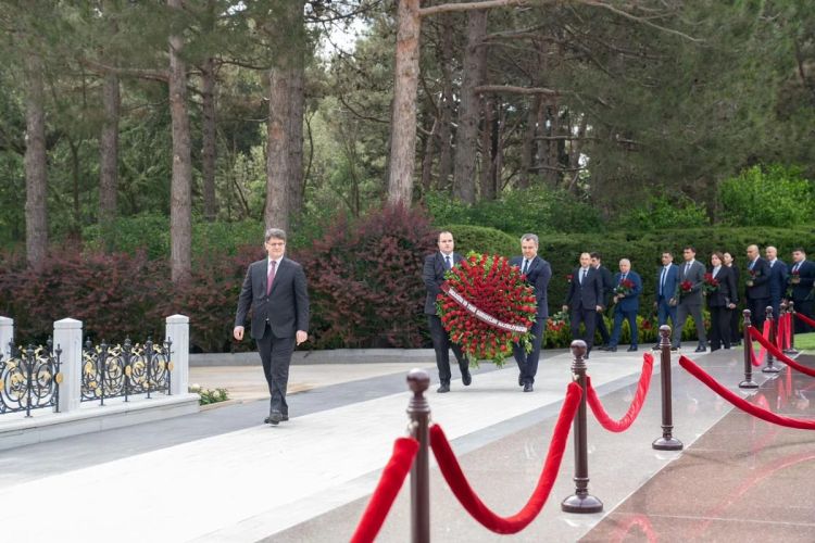 ETSN kollektivi peşə bayramını qeyd edib