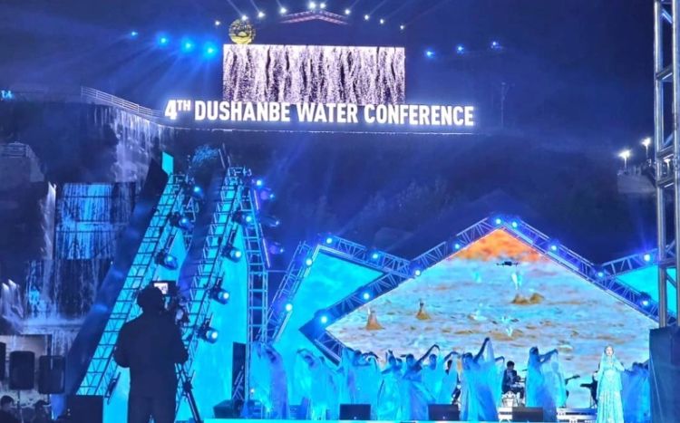 Düşənbədə su festivalı keçirildi - FOTO