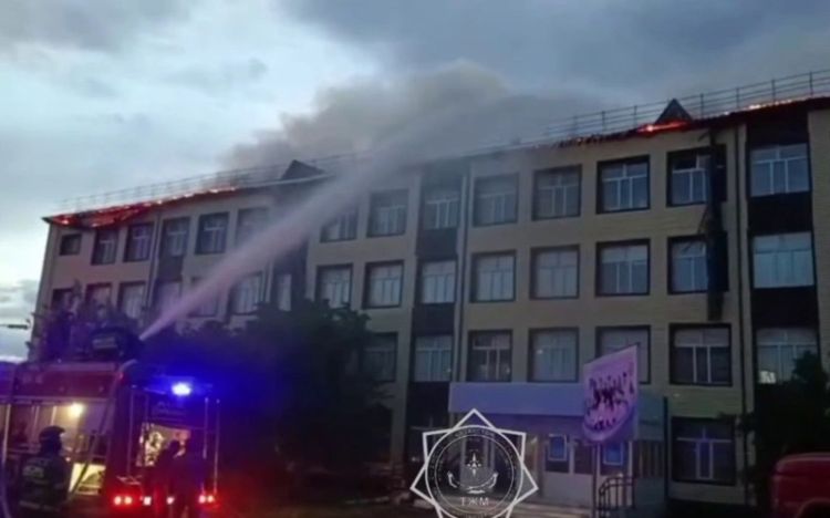 Qazaxıstanda məktəb binasında baş verən yanğın söndürülüb