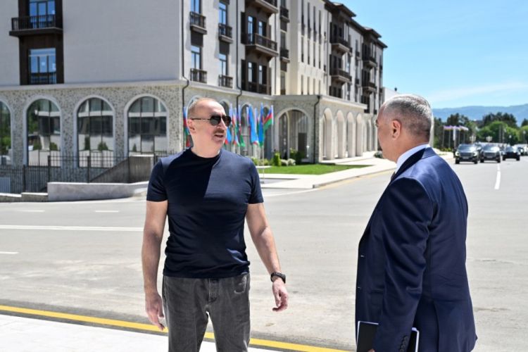 Prezident Xankəndidə əsaslı şəkildə yenidən qurulmuş Mədəniyyət Mərkəzinin açılışında iştirak edib - FOTO