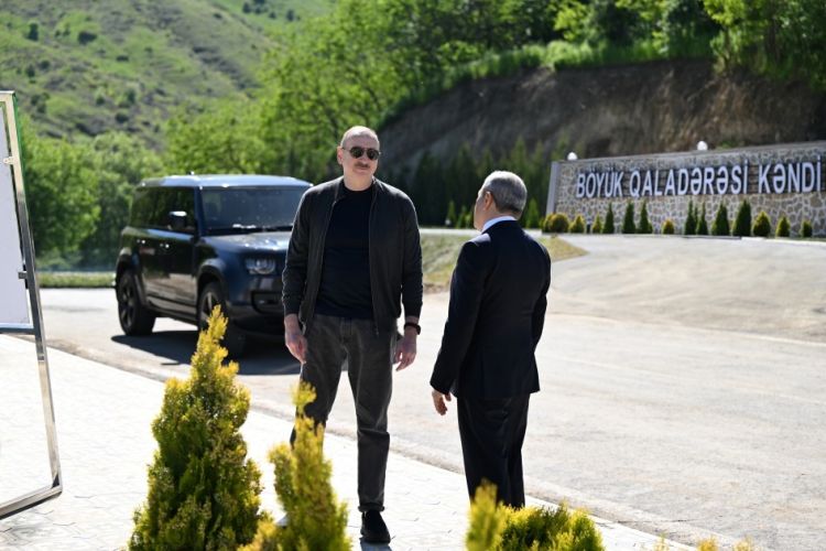 Prezident İlham Əliyev Şuşanın Böyük Qaladərəsi kəndində görülən işlərlə tanış olub, sakinlərlə görüşüb - YENİLƏNİB