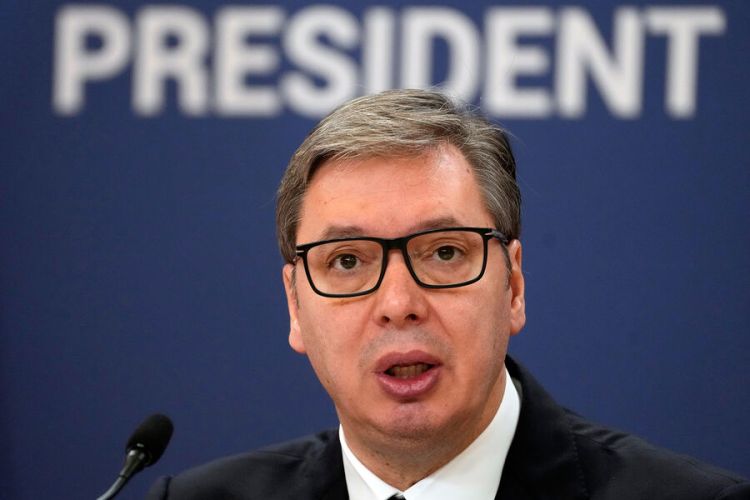 Vuçiç prezident postundan gedir...