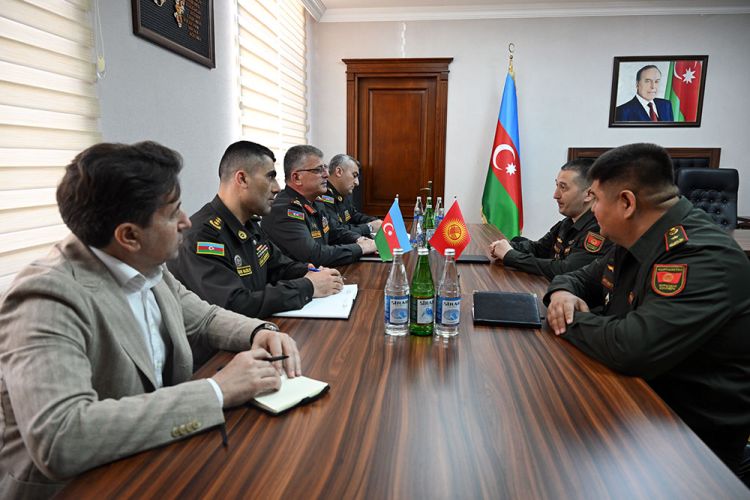 Azərbaycanla Qırğızıstan arasında hərbi təhlükəsizlik məsələləri müzakirə edilib