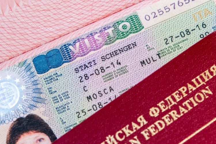 Avropa ölkələri rusiyalı turistlərə görə Aİ-dən sərt qərar tələb edir