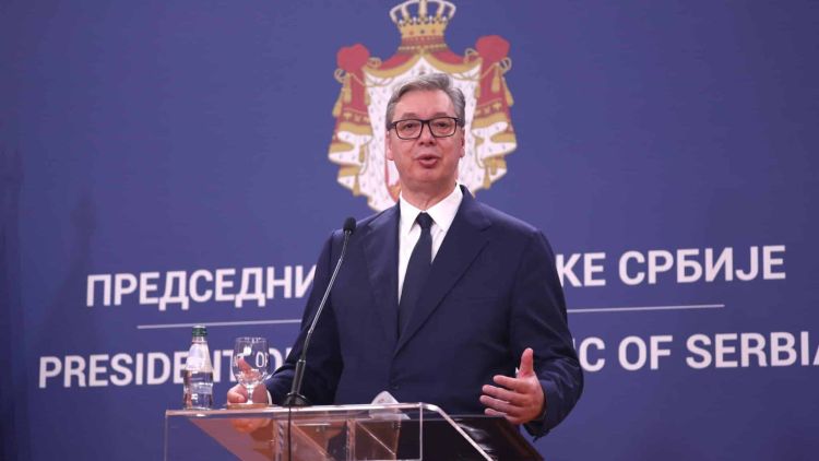 Serbiya prezidenti kəşfiyyat xəbərdarlıqlarına baxmayaraq, Monteneqroya səfər edib