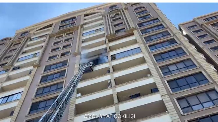 Bakıda çoxmərtəbəli yaşayış binasında yanğın söndürülüb - YENİLƏNİB