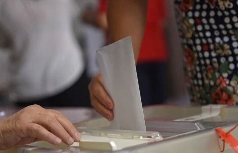 Ermənistanda saat 17:00-a olan seçici fəallığı  49% təşkil edib