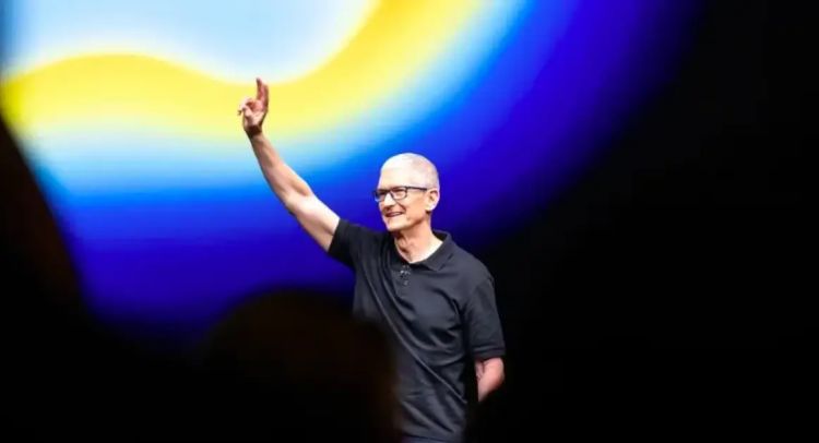"Apple"ın rəhbəri Tim Kuk vida çıxışı edib
