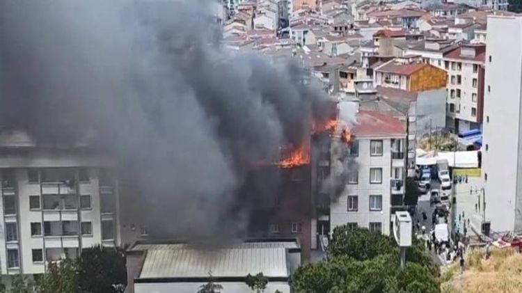 İstanbul dörd binanın damında yanğın baş verib