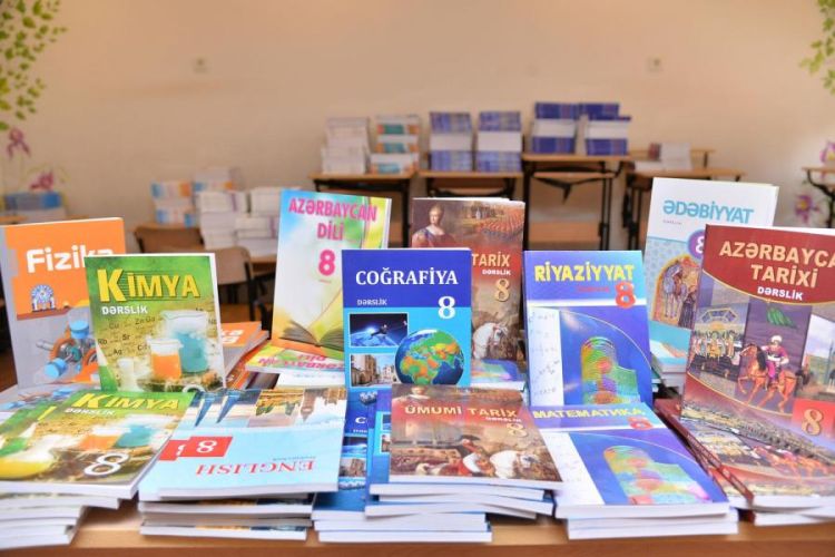 Məktəblərdə dərsliklərin yığılmasına başlanılıb