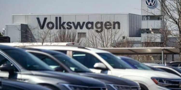 "Volkswagen" Almaniyada 19 min iş yerini ixtisar edəcək - "Reuters"