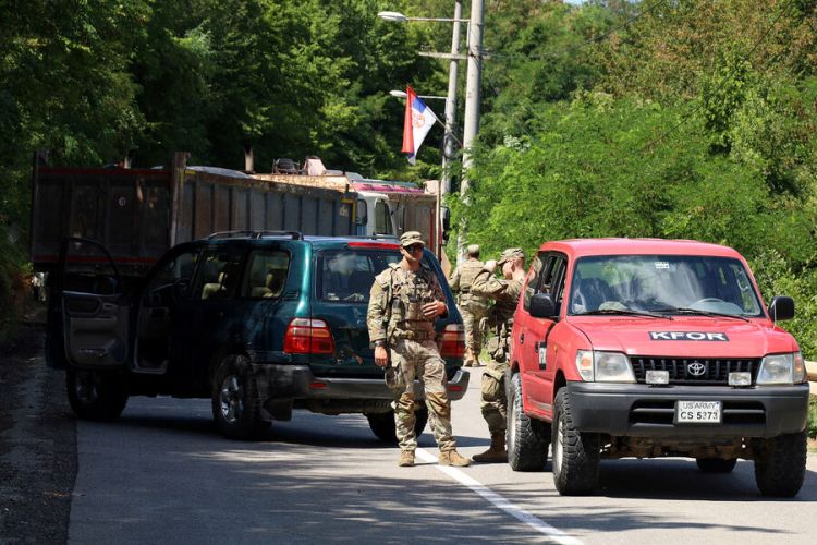 NATO 27 ildən sonra Kosovodakı sülhməramlılarının sayını azaldır