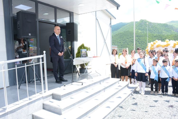 Nazir Kəlbəcərdə tək məzunun "Son zəng"ində iştirak edib - FOTO 