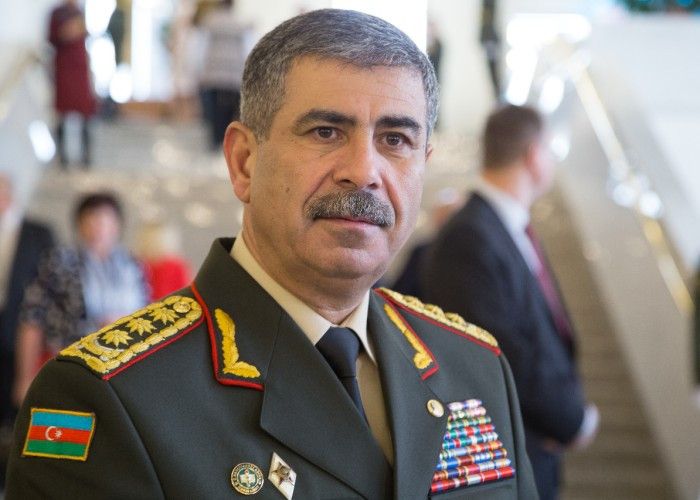 Müdafiə naziri Azərbaycan Ordusunun şəxsi heyətini təbrik edib