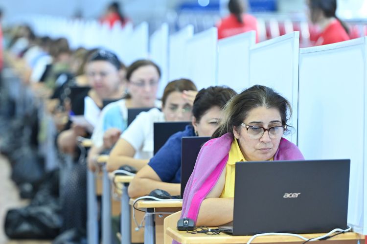 Sabah müəllimlərin sertifikasiya imtahanları başlayır