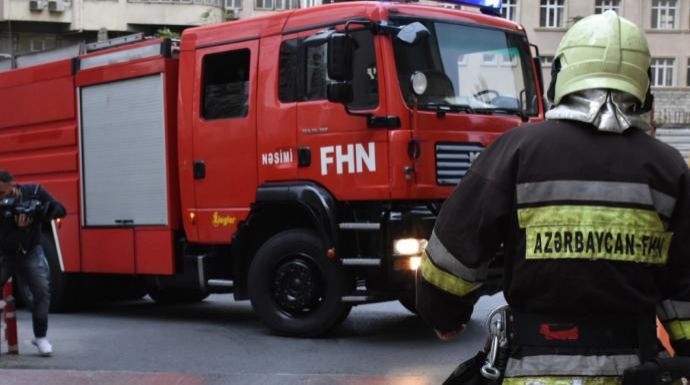 Neft Emalı Zavodundakı yanğın söndürülüb