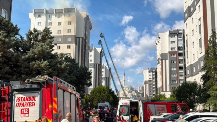 İstanbulda binanın damında yanğın baş verib: 10 nəfər xəstəxanaya yerləşdirilib