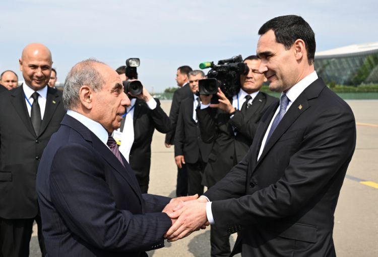 Sərdar Berdiməhəmmədov Azərbaycana səfərə gəlib