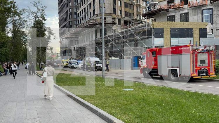 Moskvanın mərkəzində sərnişinləri daşıyan lift dördüncü mərtəbədən düşüb