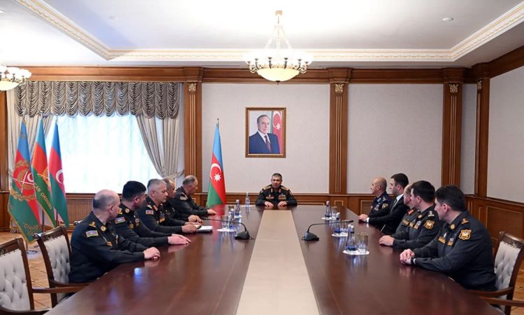 Müdafiə naziri yeni generallara rütbələrini təqdim edib -  FOTO