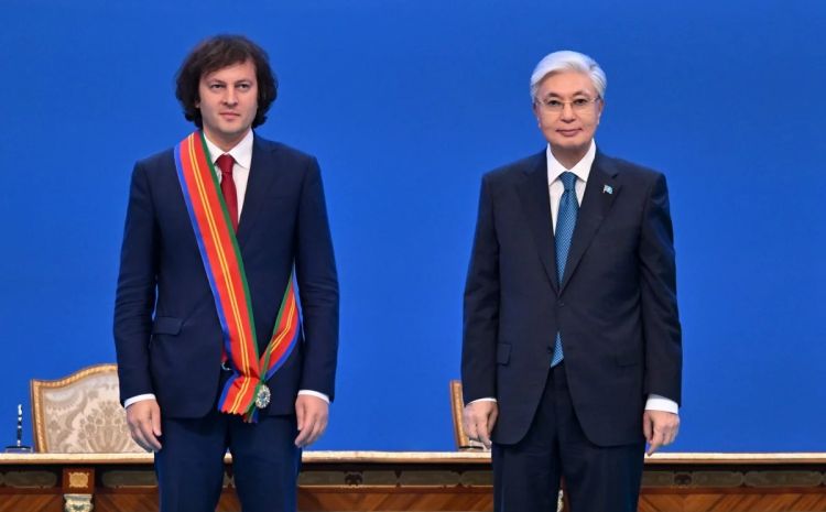 Tokayev Gürcüstanın Baş nazirini I dərəcəli "Dostık" ordeni ilə təltif edib
