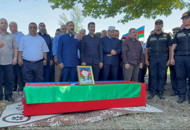 İtkin-şəhid Dəyanət Musayev  dəfn edilib