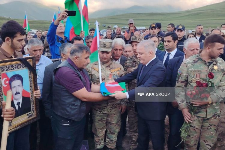Birinci Qarabağ müharibəsi şəhidi Bahadur Kamalovun qalıqları Kəlbəcərdə dəfn olunub -  FOTO