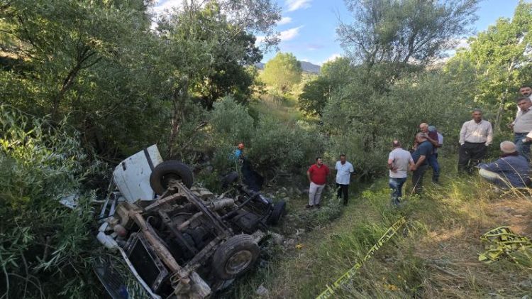 Bingöldə yük maşını dərəyə aşıb, 3 nəfər ölüb, 2 nəfər yaralanıb