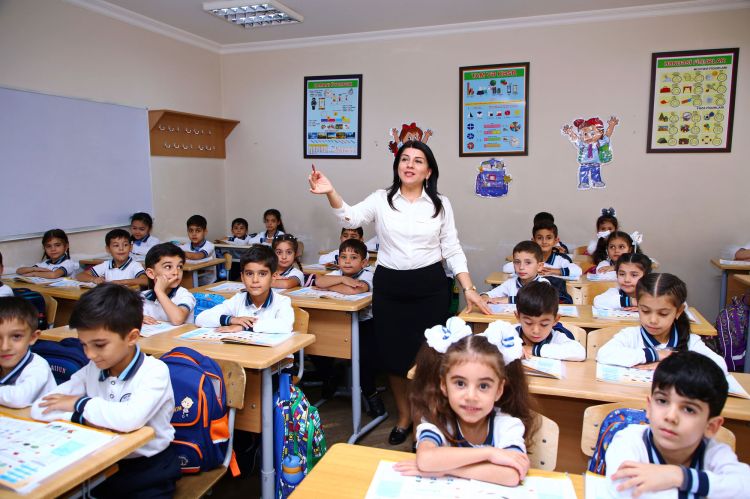 Məktəblərdə geyim tələblərinə riayət olunmasının hüquqi müstəvidə təsbiti son oxunuşda qəbul edilib