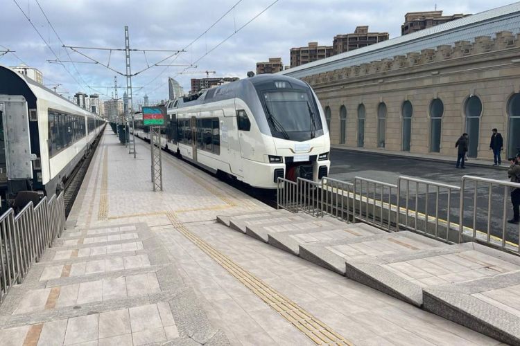 Bakı–Tbilisi–Bakı qatarlarında sərnişin tutumu artırılır