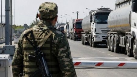 Qazaxıstan yanacağın daşınması ilə bağlı sərhəddə  nəzarəti gücləndirdi