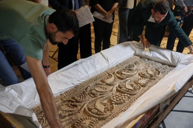 Fransa 23 artefaktı Suriyaya qaytardı