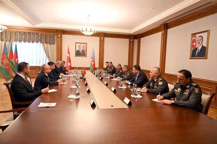 Zakir Həsənov Selçuk Bayraktarı qəbul edib