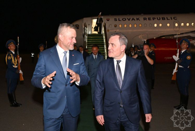 Slovakiya Prezidenti Peter Pelleqrini Azərbaycana rəsmi səfərə gəlib