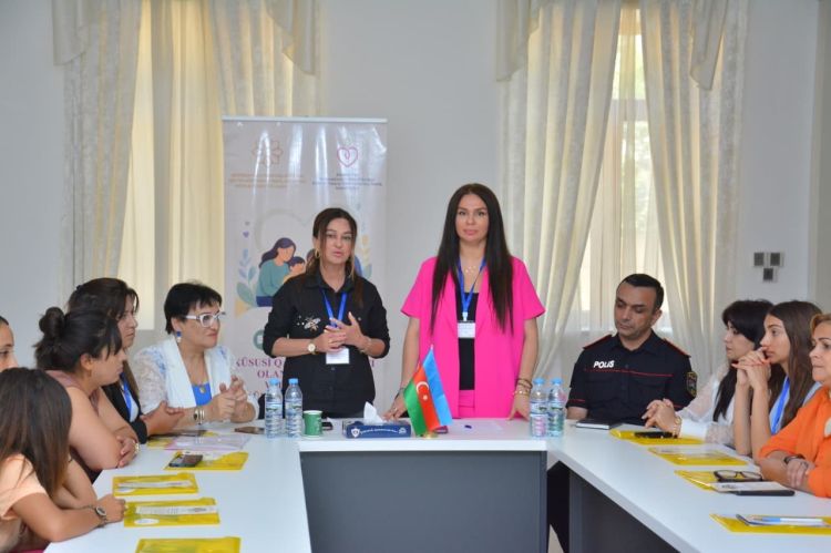 Salyanda xüsusi qayğıya ehtiyacı olan uşaqların valideynləri ilə maarifləndirici görüş keçirildi - FOTO