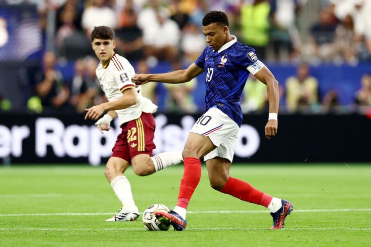 Mbappe Fransa millisinin heyətində rekorda imza atıb